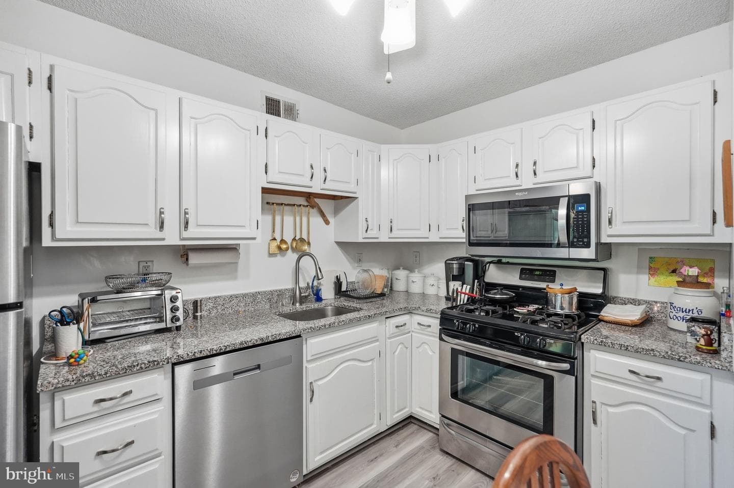 5225 Pooks Hill Road #910n photo 4