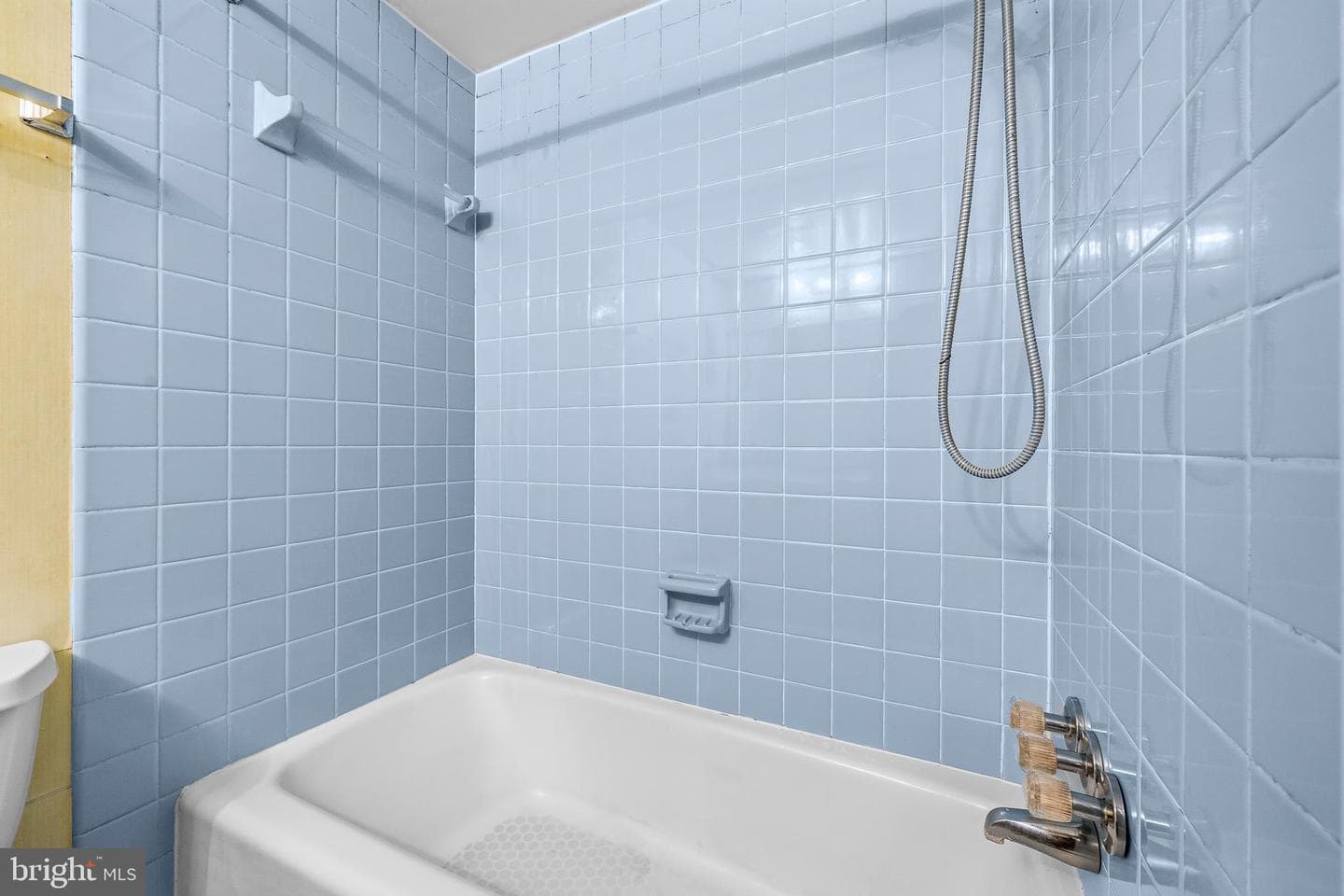 2305 Greenery Lane #t-2-3 photo 18