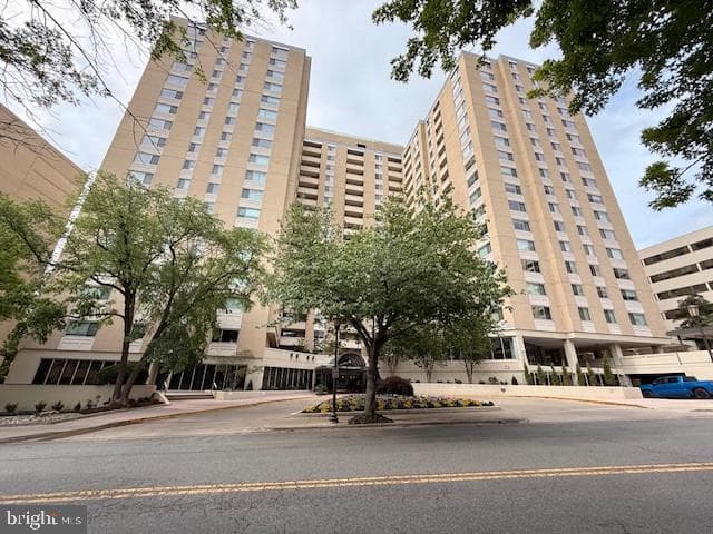 4601 N Park Avenue #715, Chevy Chase