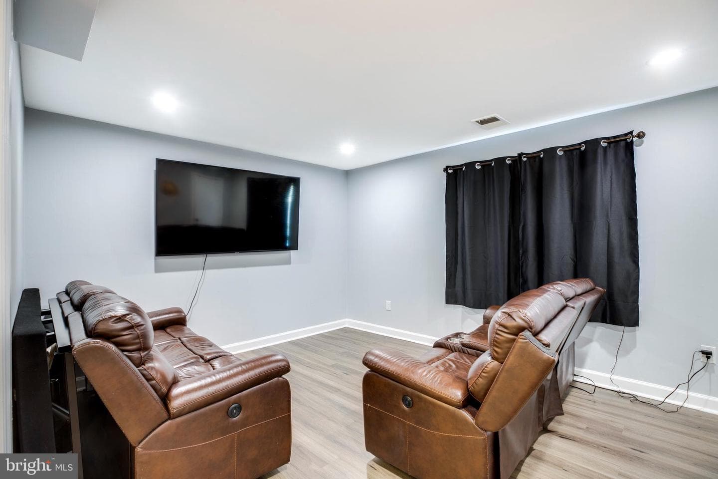 3382 Hewitt Avenue #102 photo 3