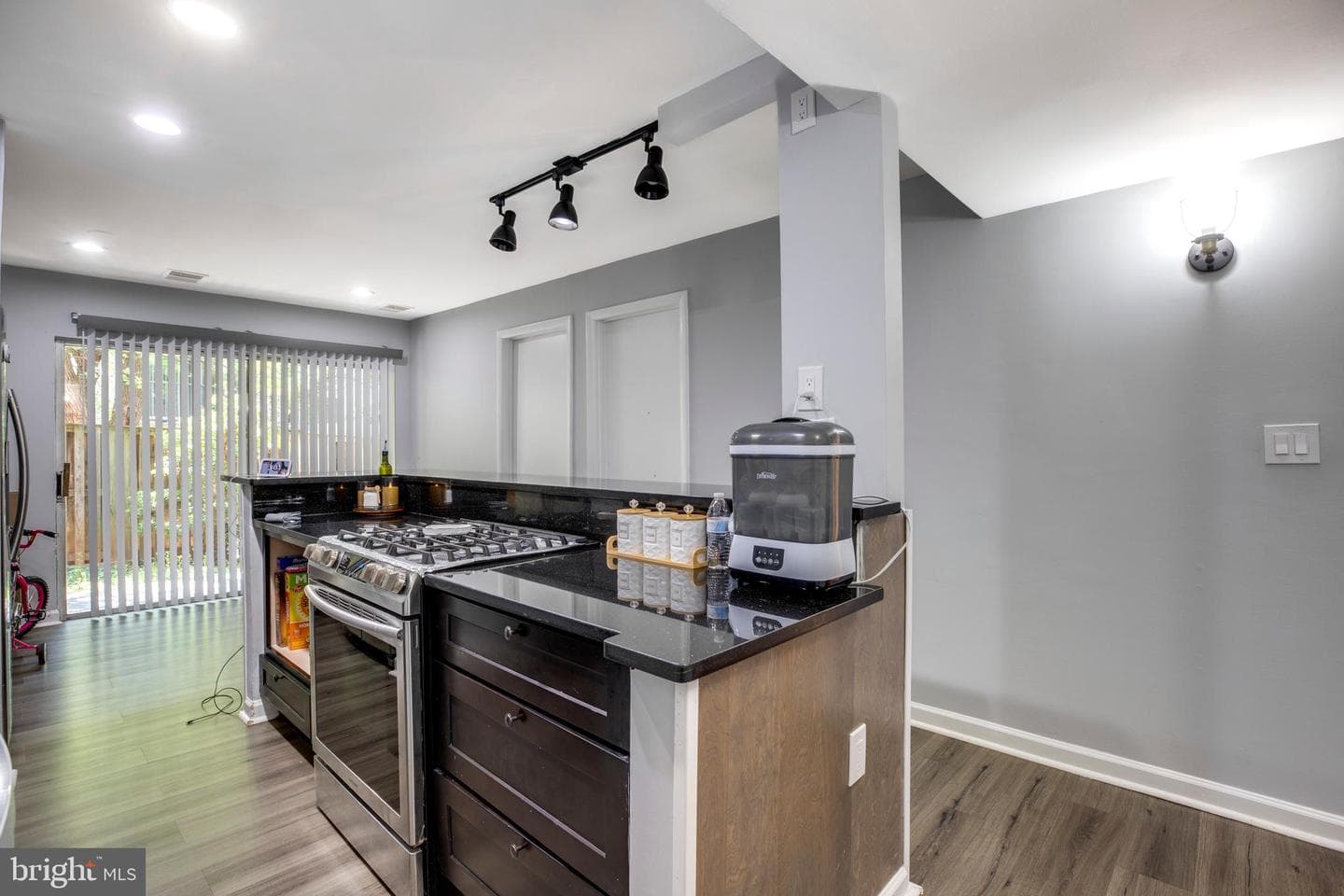 3382 Hewitt Avenue #102 photo 6