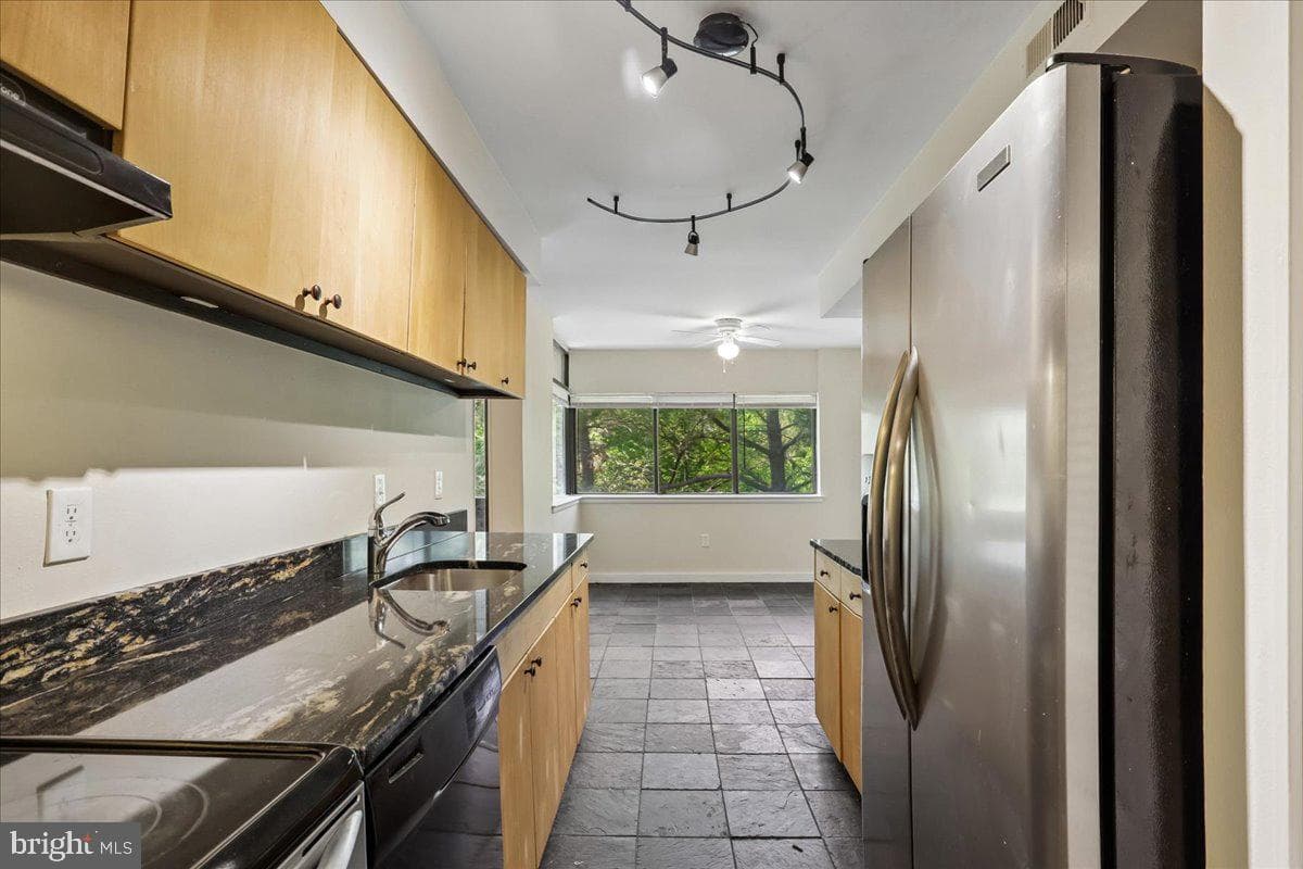403 Christopher Avenue #33 photo 23