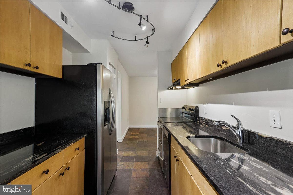 403 Christopher Avenue #33 photo 25