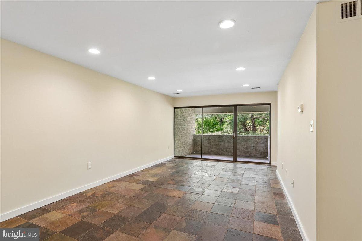 403 Christopher Avenue #33 photo 9
