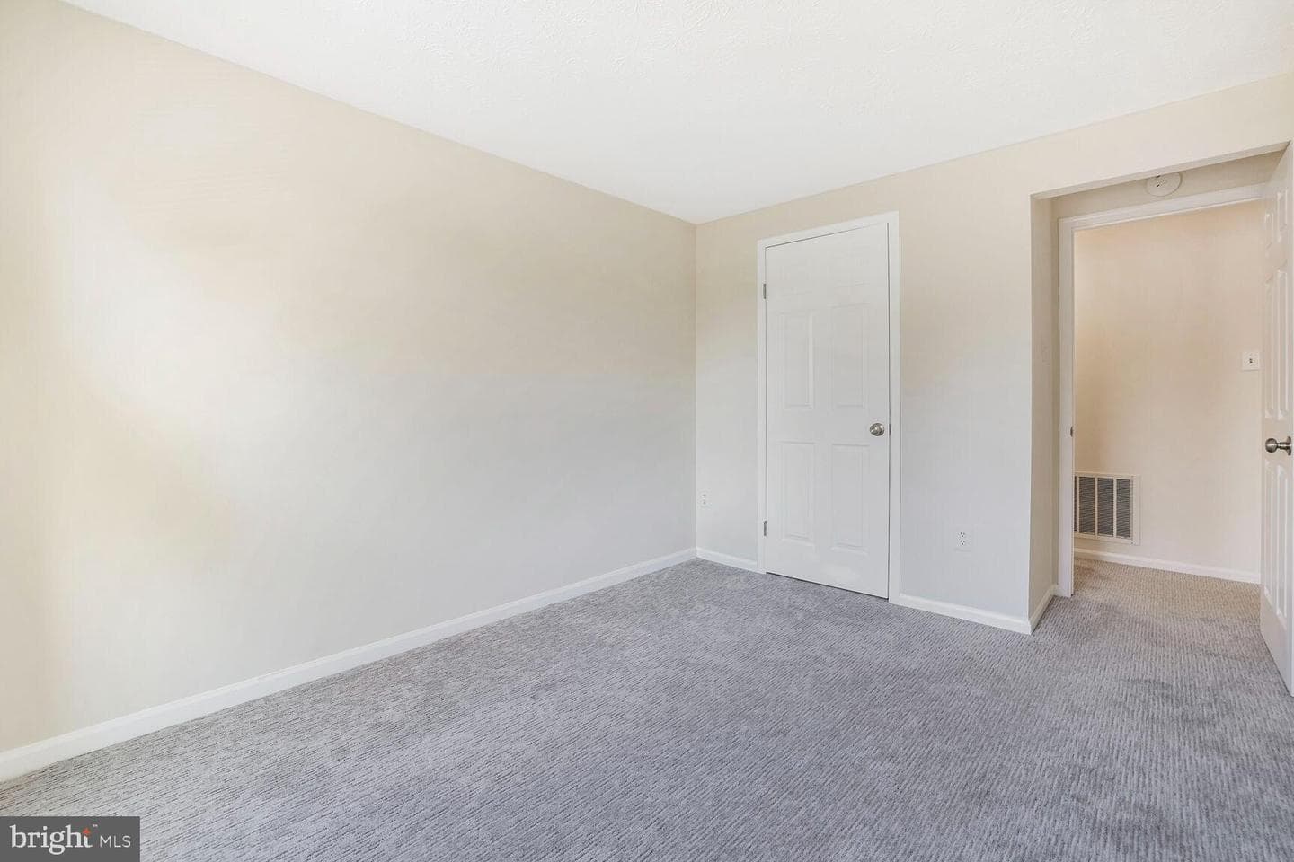 522 Palmtree Drive photo 14