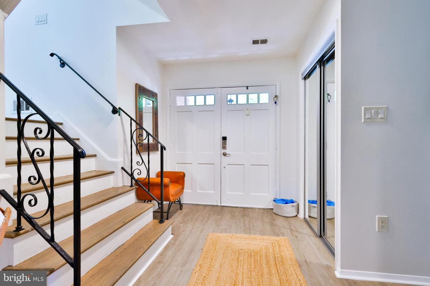 1206 Sarah Drive photo 4