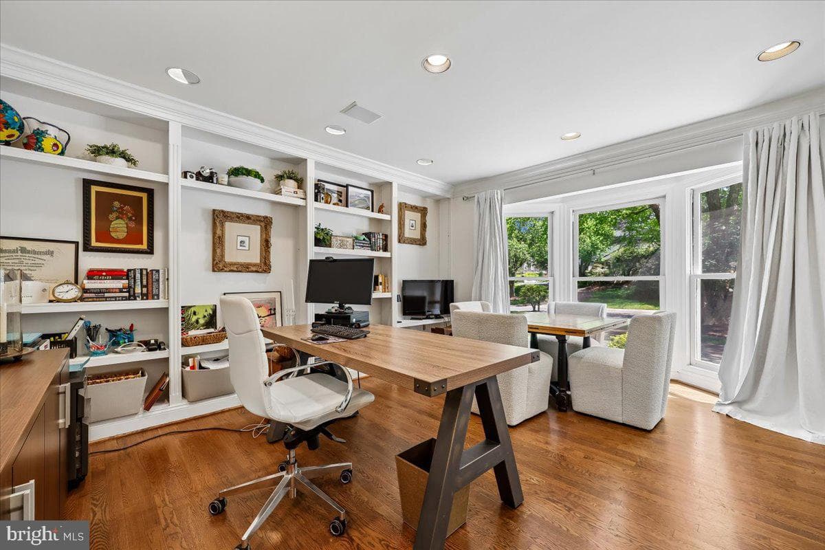 6904 Earlsgate Way photo 4
