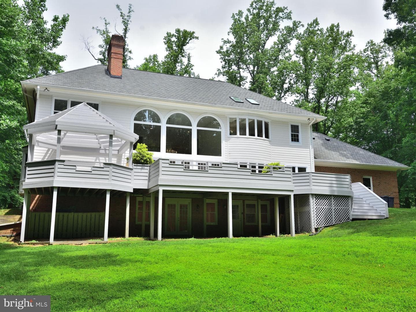 9455 Newbridge Drive photo 3