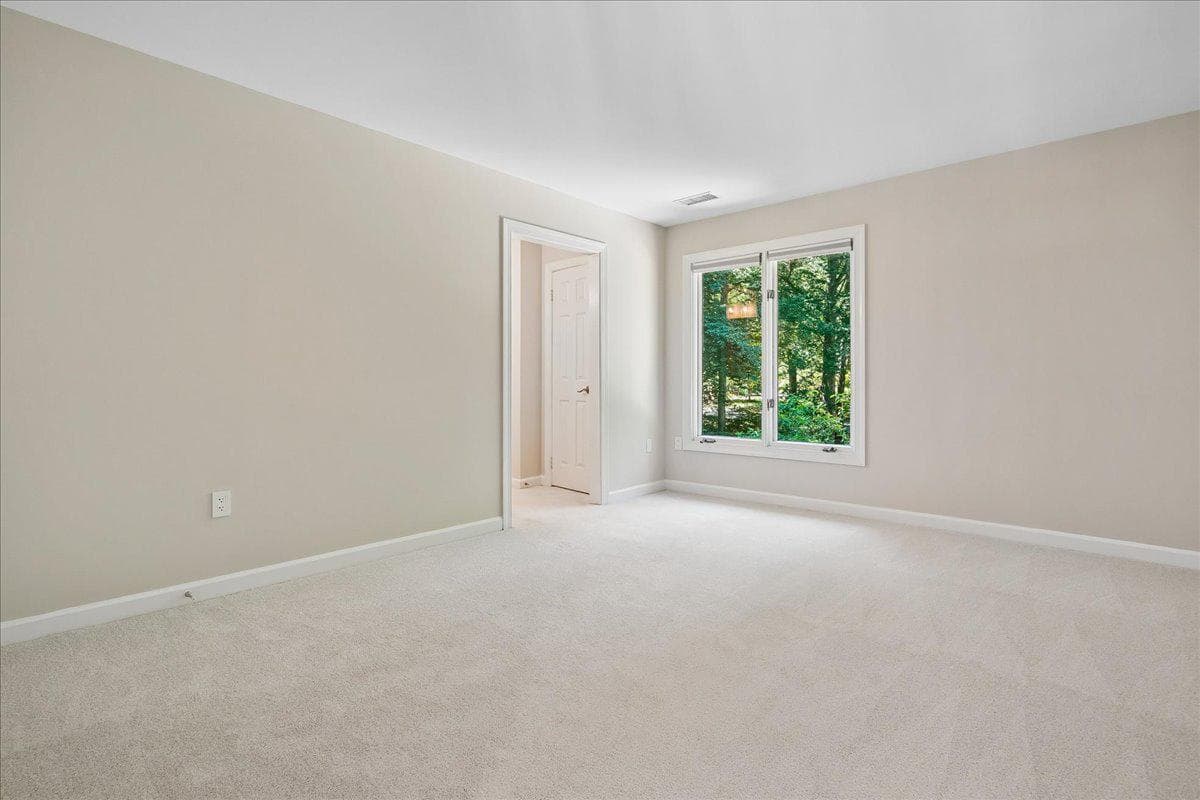 9455 Newbridge Drive photo 35