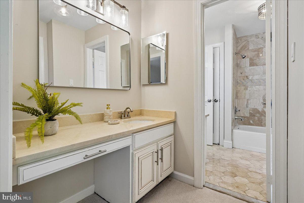 9455 Newbridge Drive photo 37