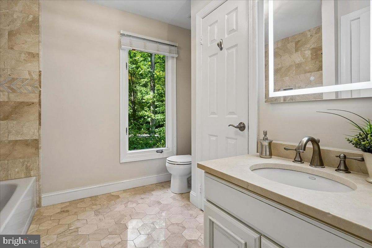9455 Newbridge Drive photo 38