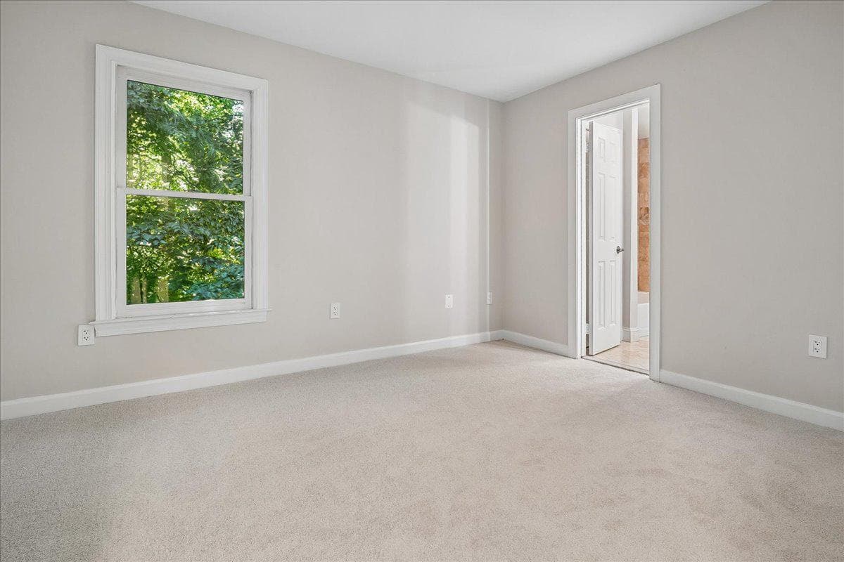 9455 Newbridge Drive photo 39