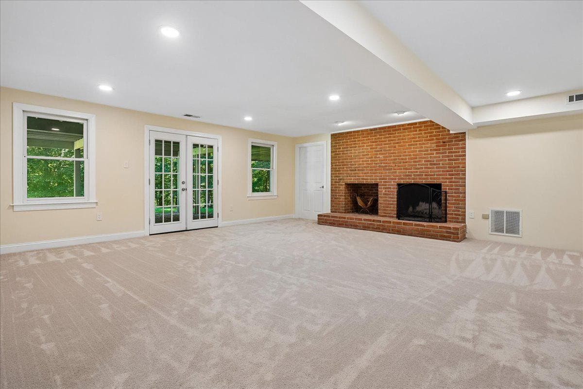 9455 Newbridge Drive photo 44