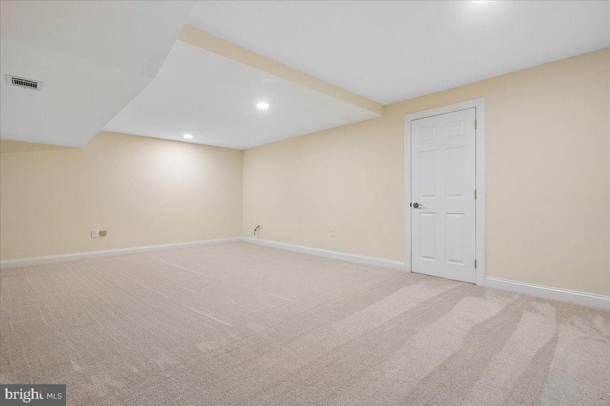 9455 Newbridge Drive photo 45