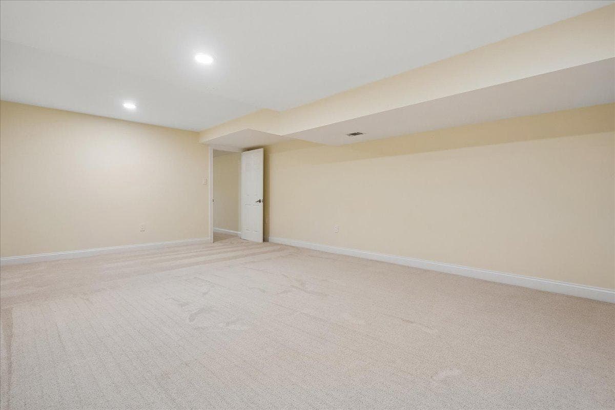9455 Newbridge Drive photo 46