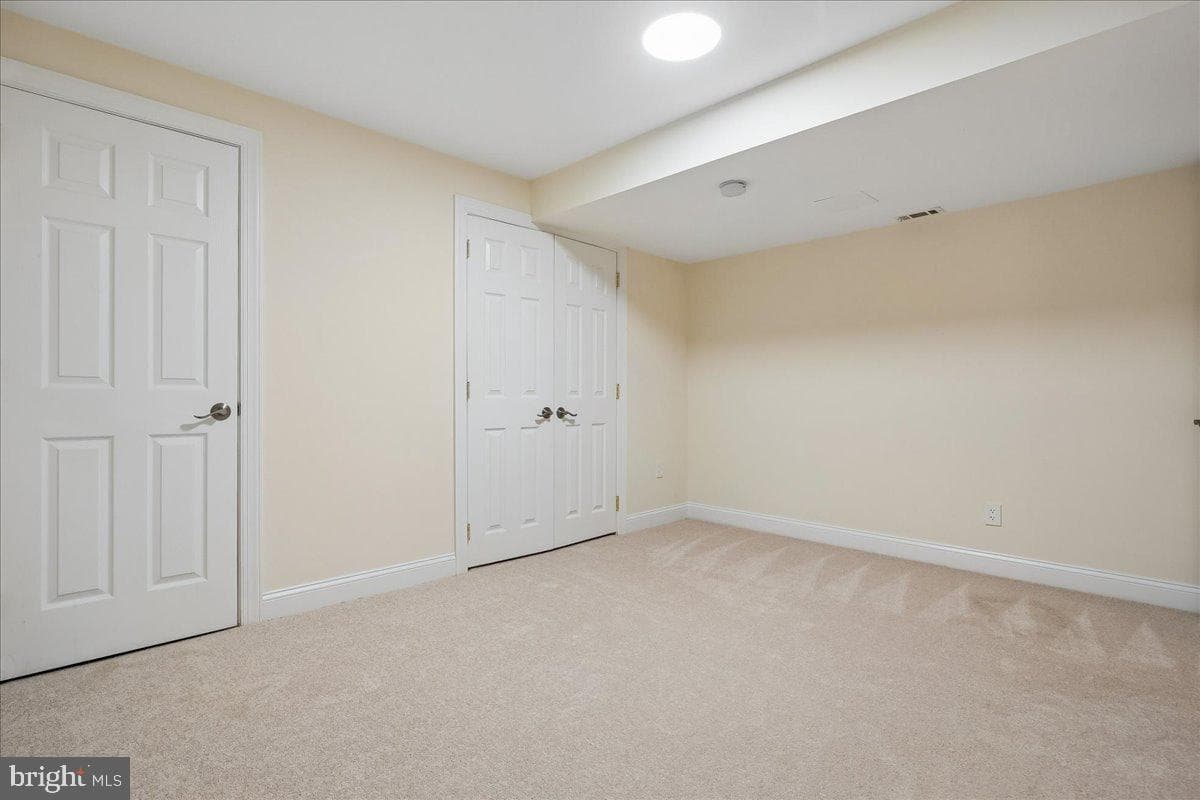 9455 Newbridge Drive photo 47