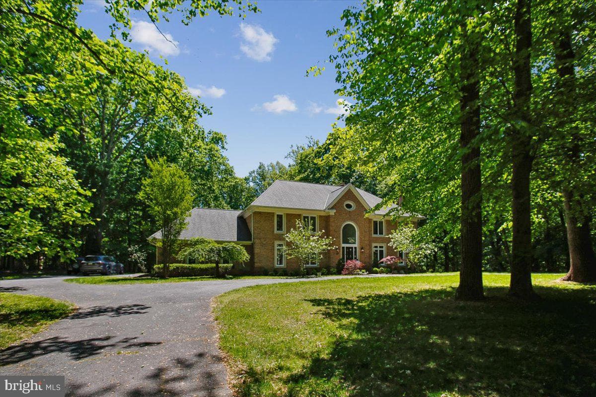 9455 Newbridge Drive photo 54