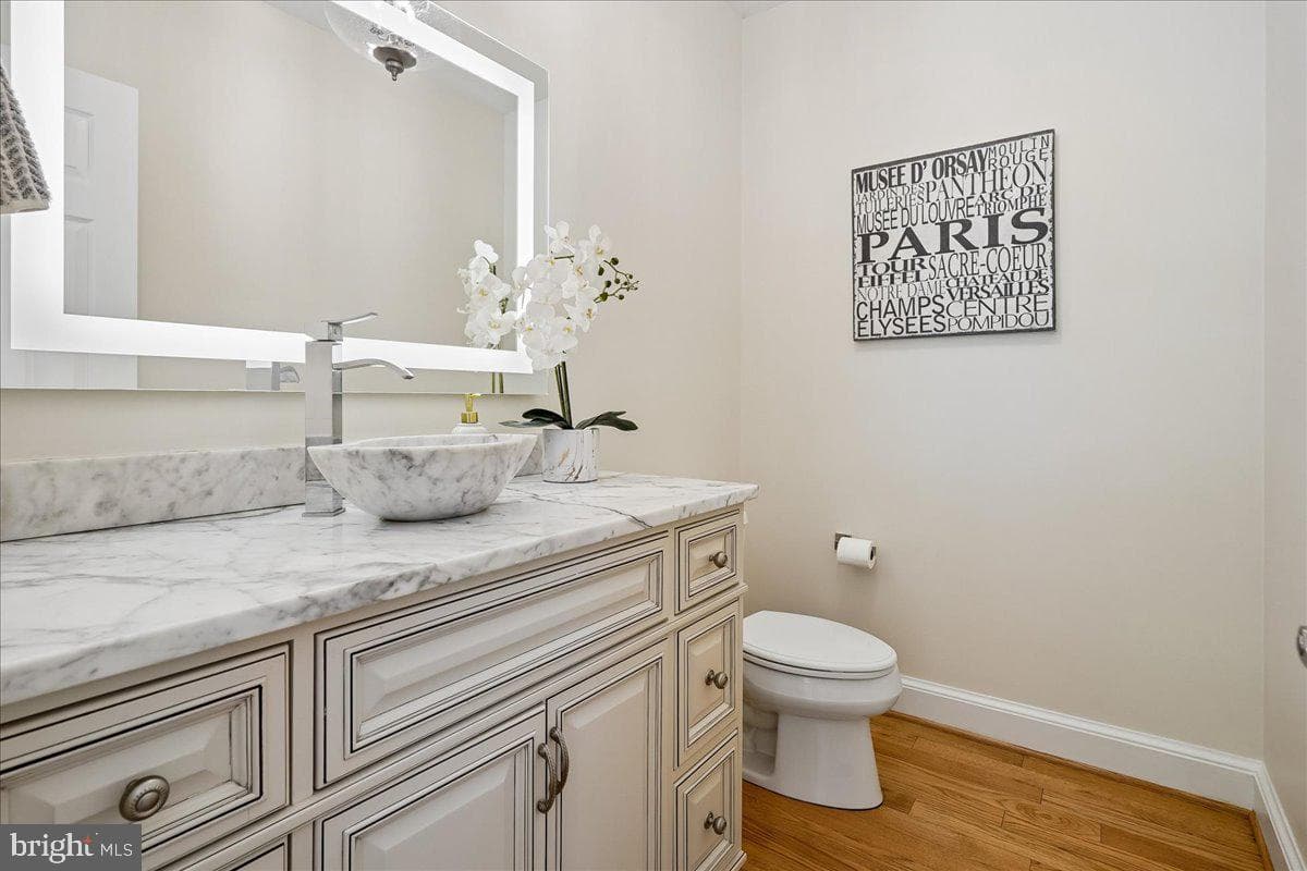 9455 Newbridge Drive photo 6