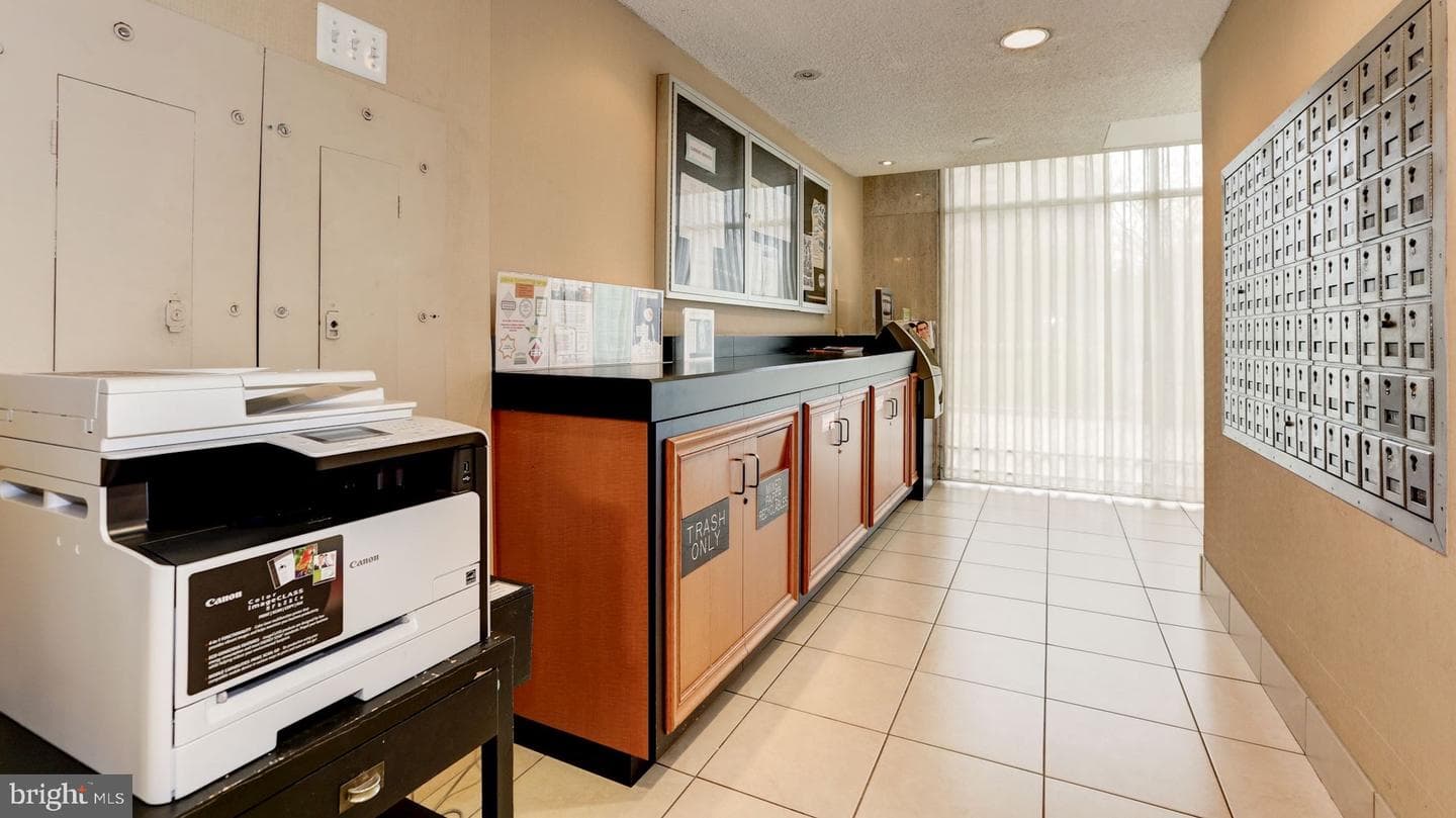 10201 Grosvenor Pl # 1412 photo 26