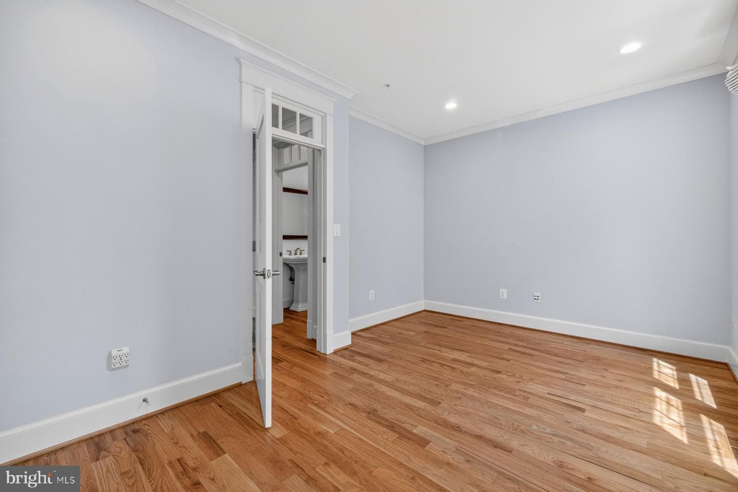 8905 Hempstead Avenue photo 31