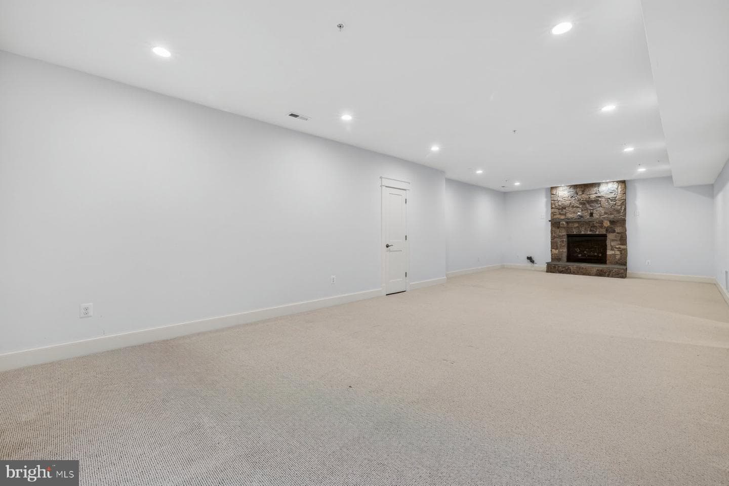 8905 Hempstead Avenue photo 51