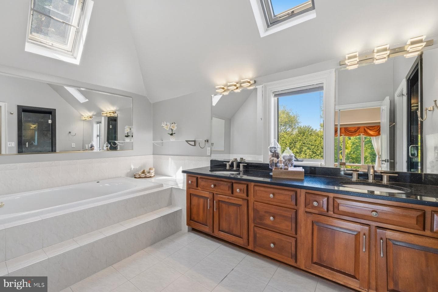 14008 Crossland Lane photo 47