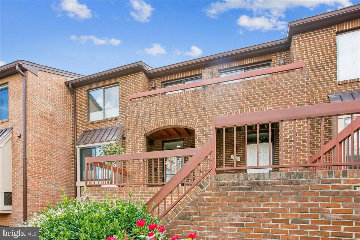 5229 King Charles Way #1-6, Bethesda