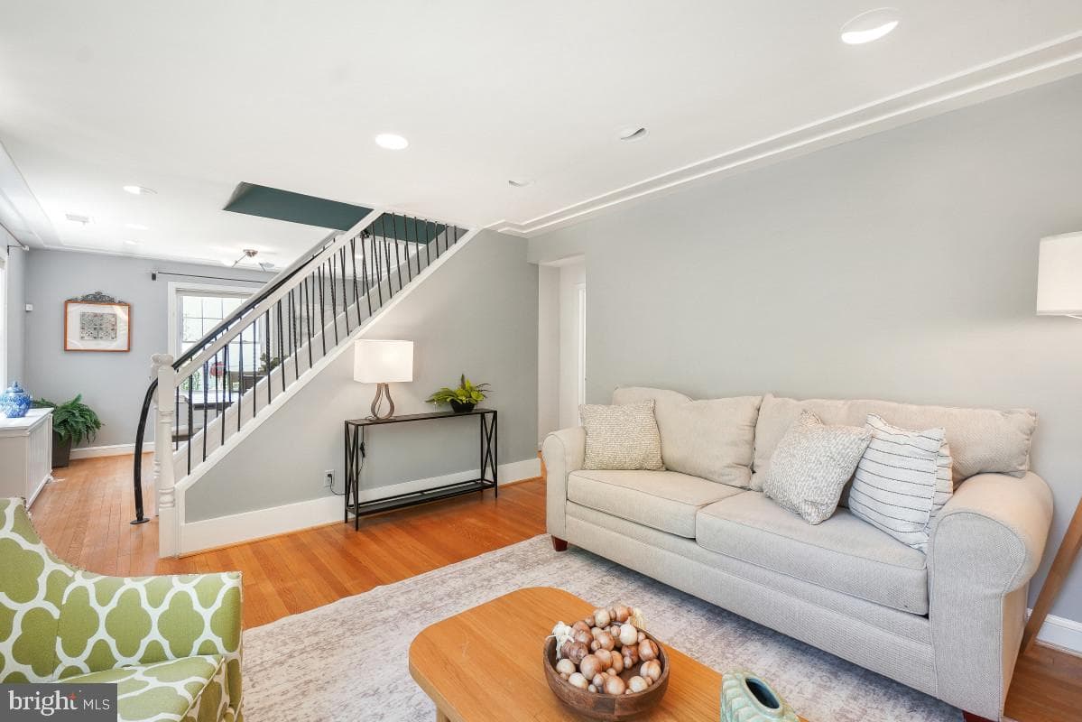 517 Ethan Allen Avenue photo 8
