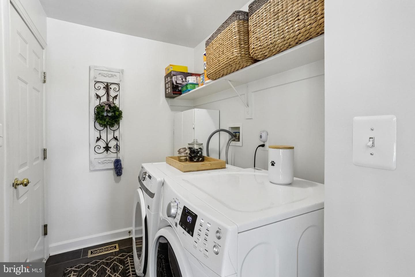 9904 Founders Way photo 17