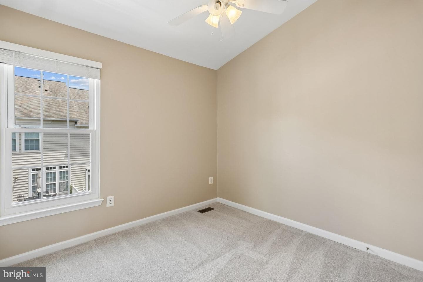 708 Market Street E photo 33