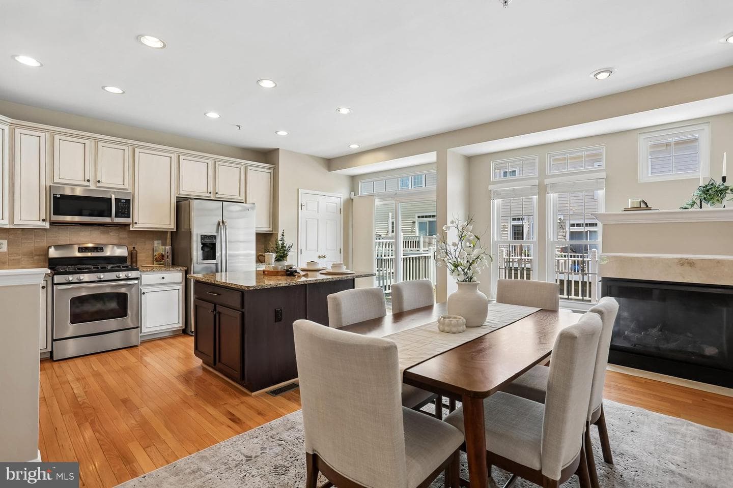 708 Market Street E photo 8