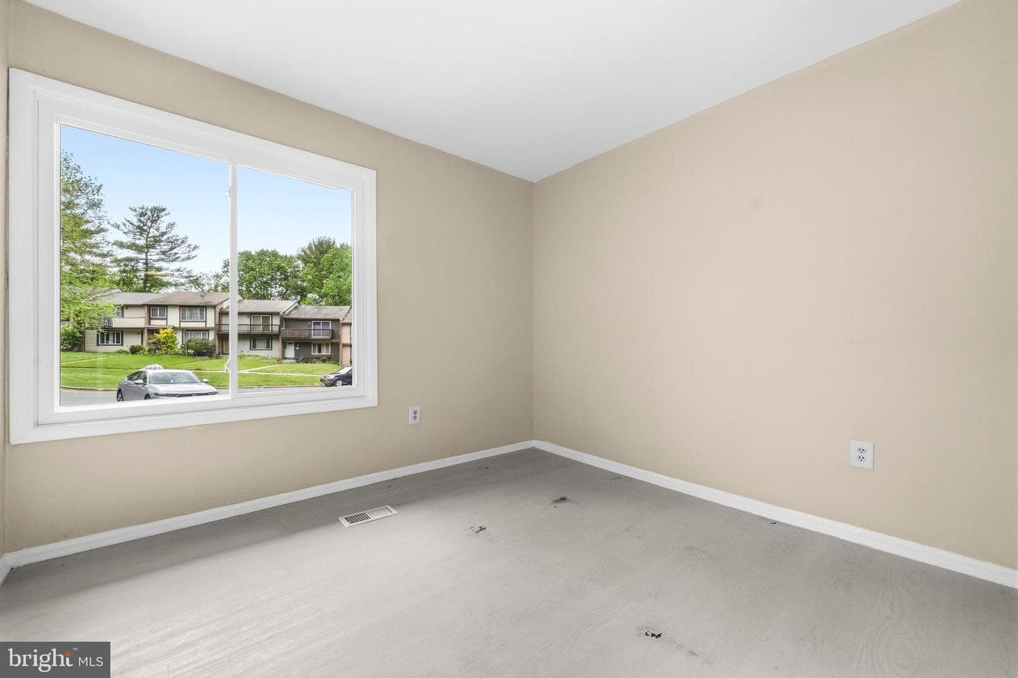 9110 Centerway Road photo 23