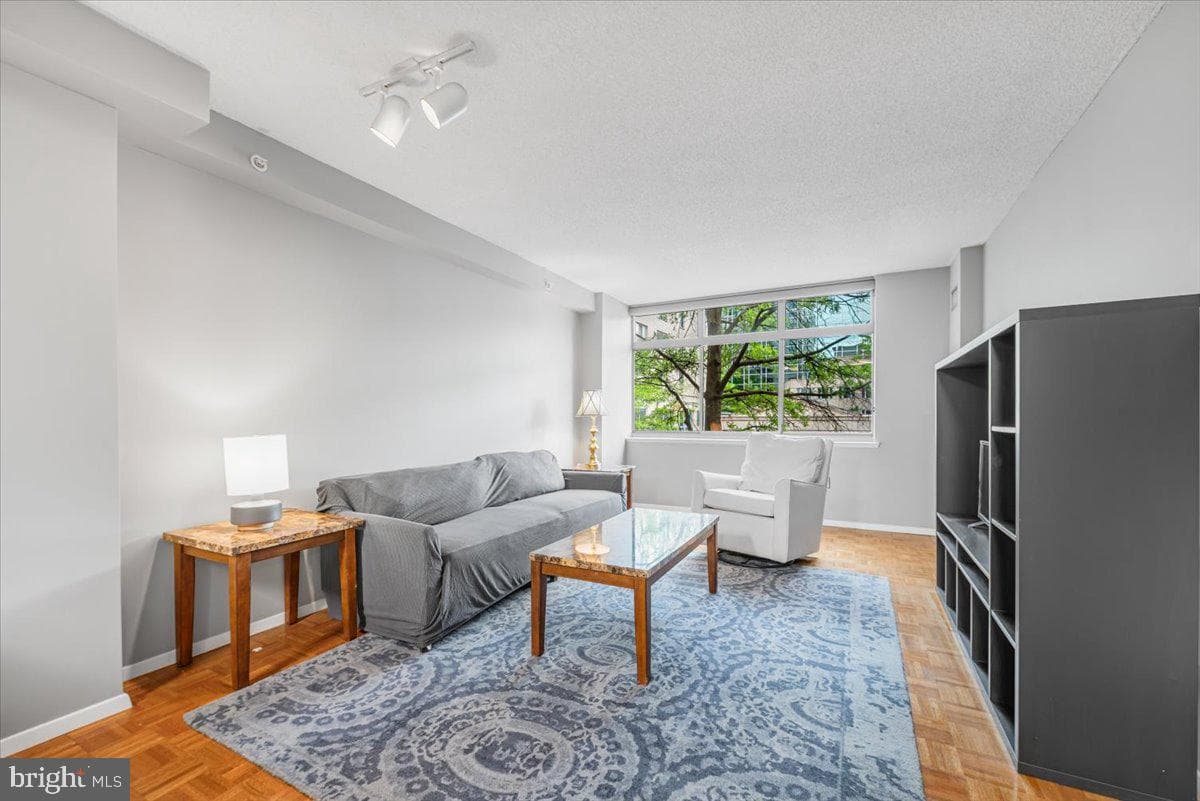 7111 Woodmont Ave # 308 photo 12