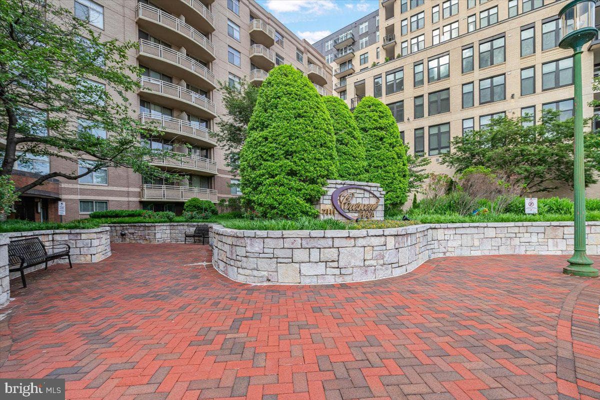 7111 Woodmont Ave # 308 photo 2