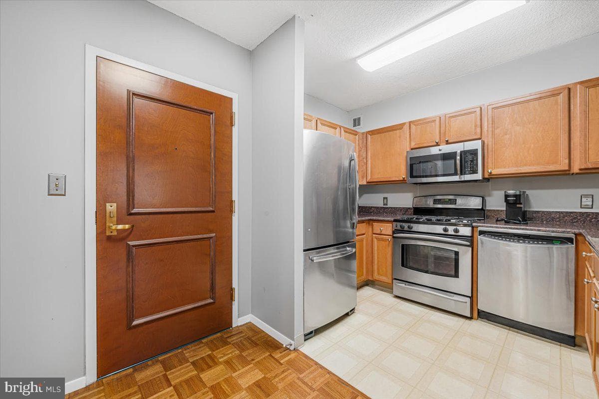 7111 Woodmont Ave # 308 photo 6