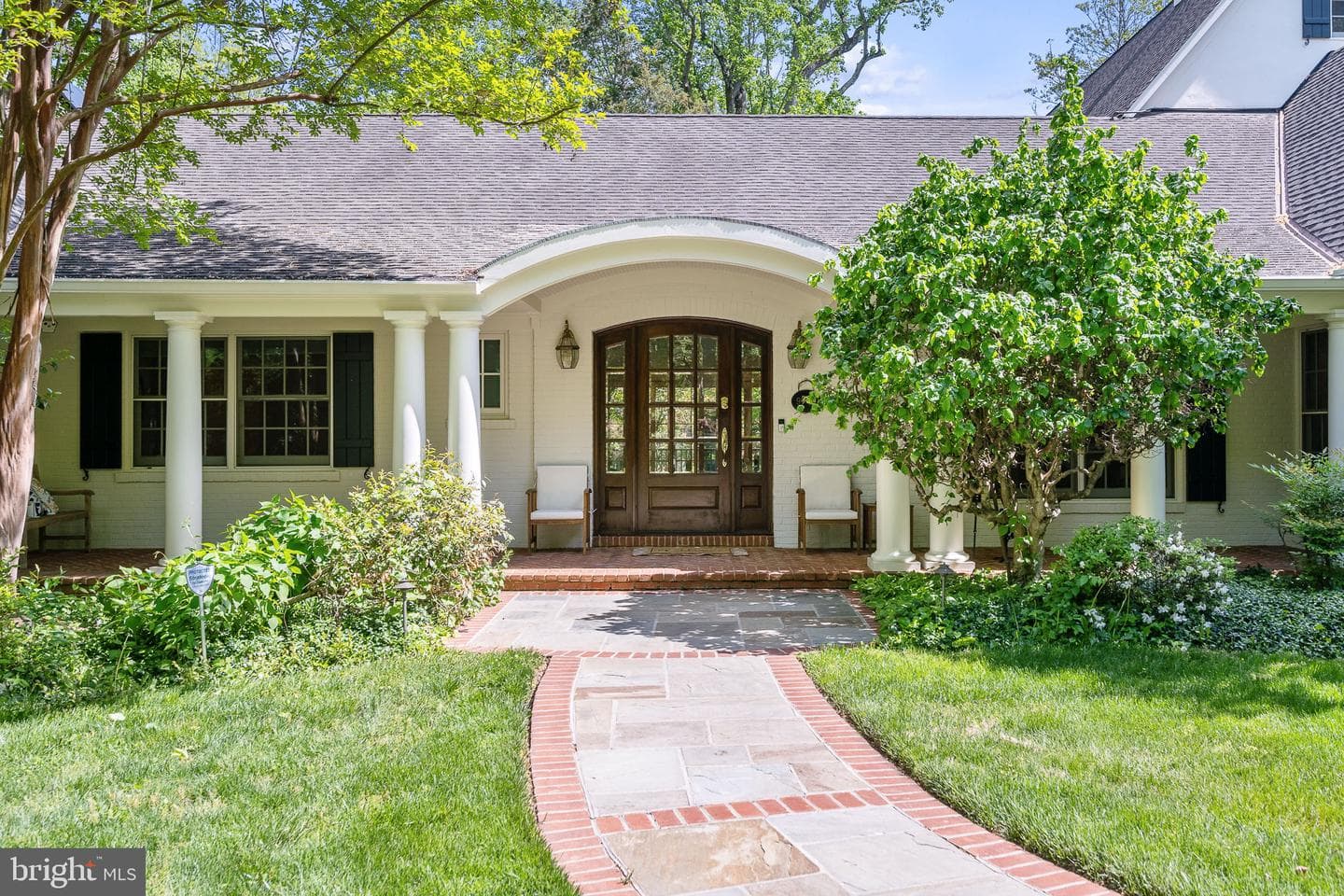 9541 E Bexhill Drive photo 4