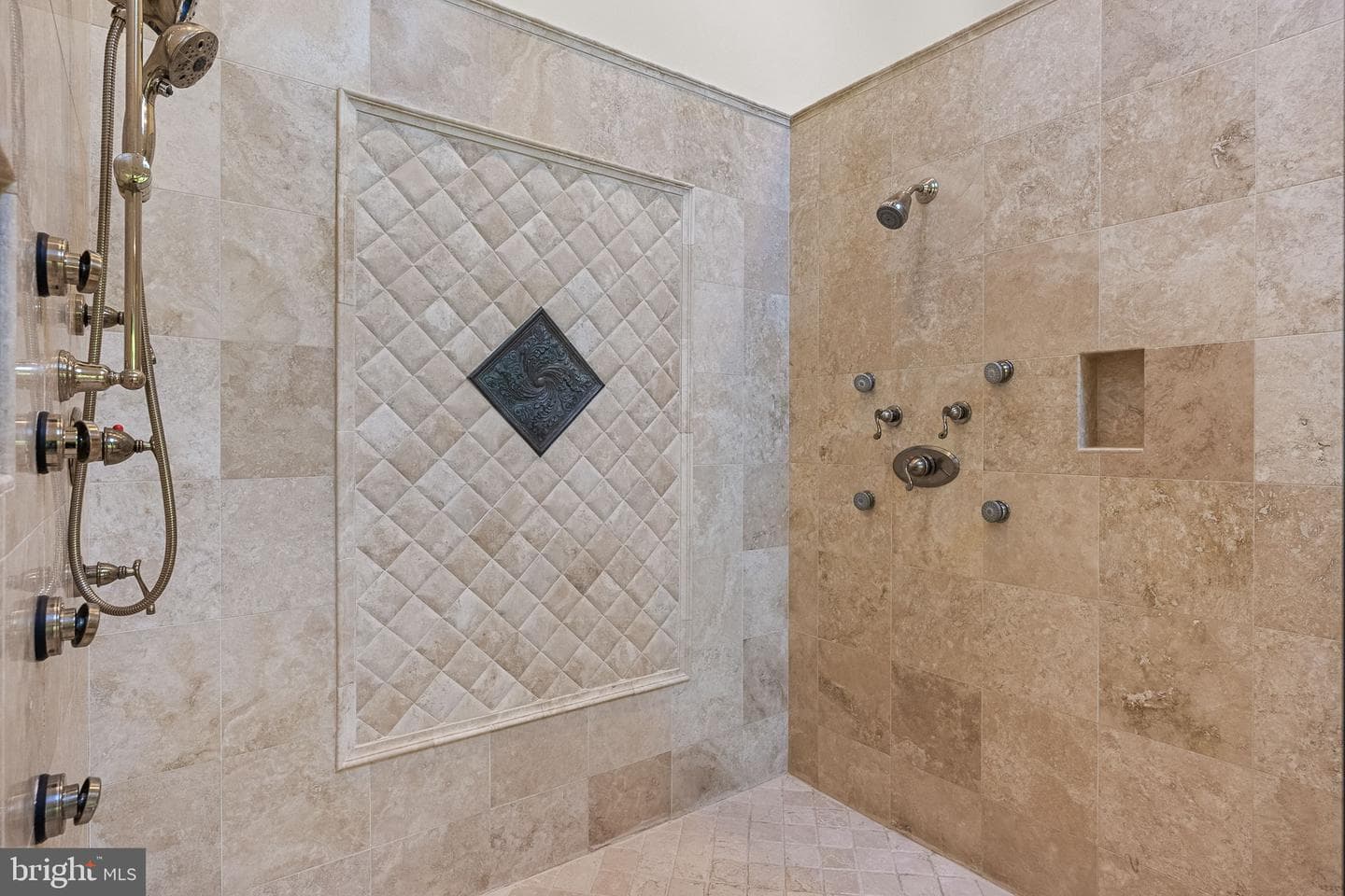 9541 E Bexhill Drive photo 56