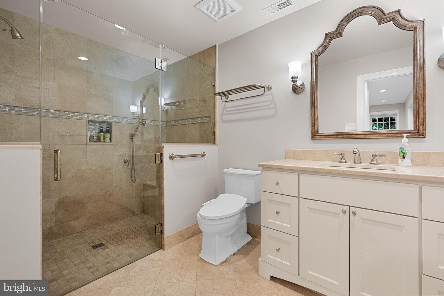 9541 E Bexhill Drive photo 80