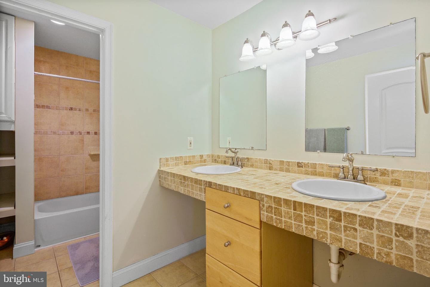 518 Calvin Lane photo 35