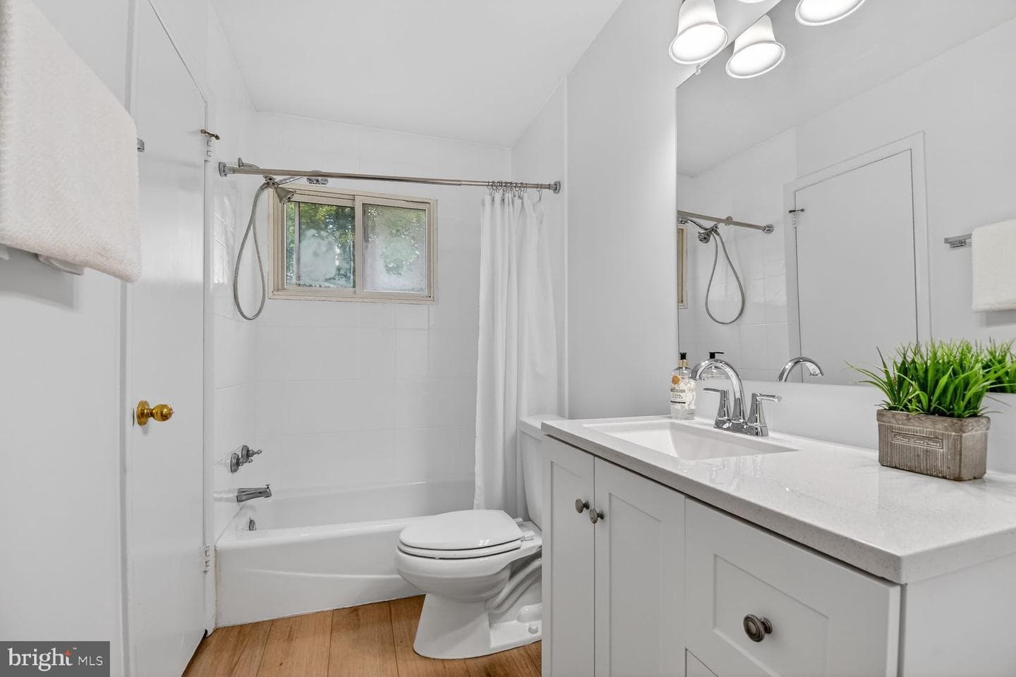 4401 Ferrara Drive photo 17