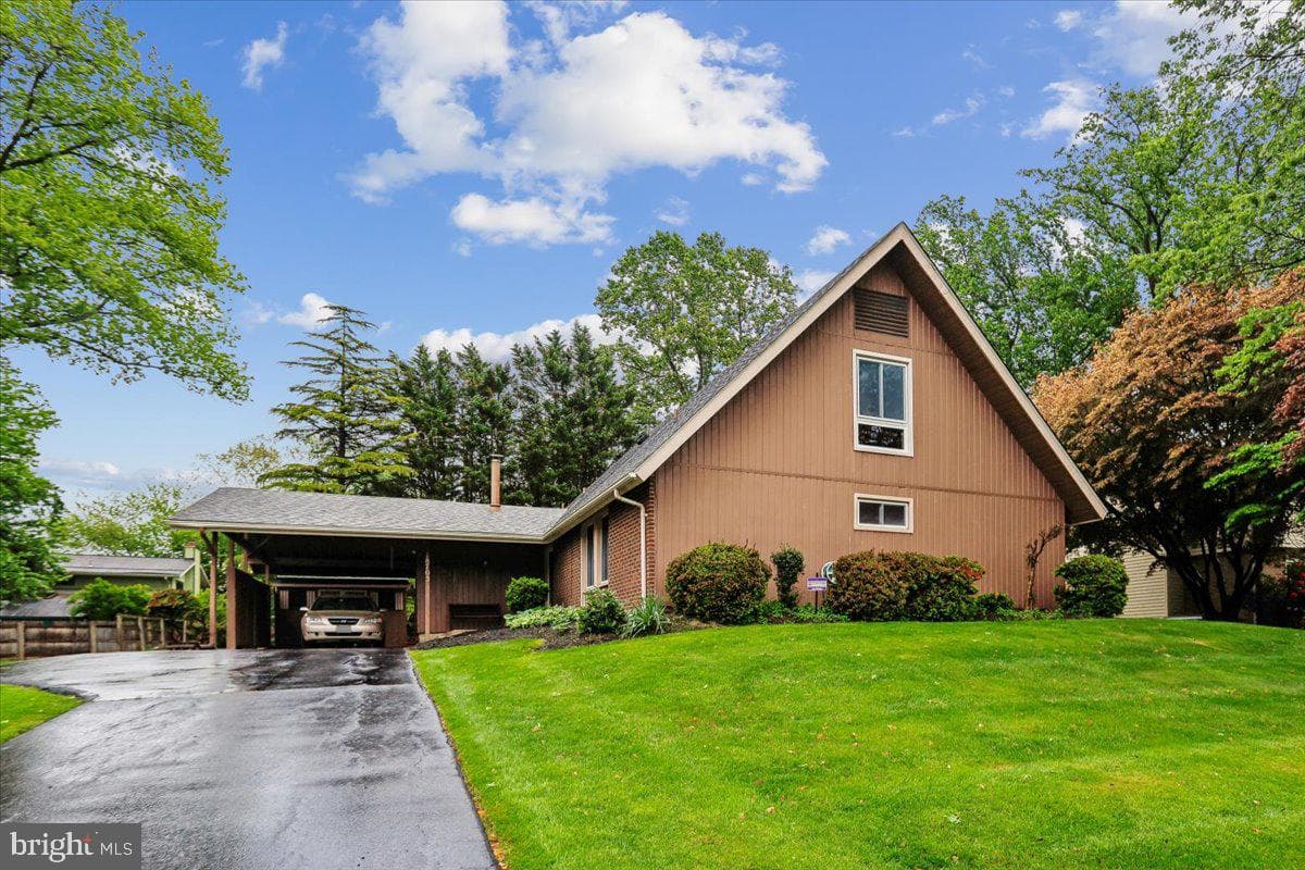 18705 Heritage Hills Drive, Brookeville