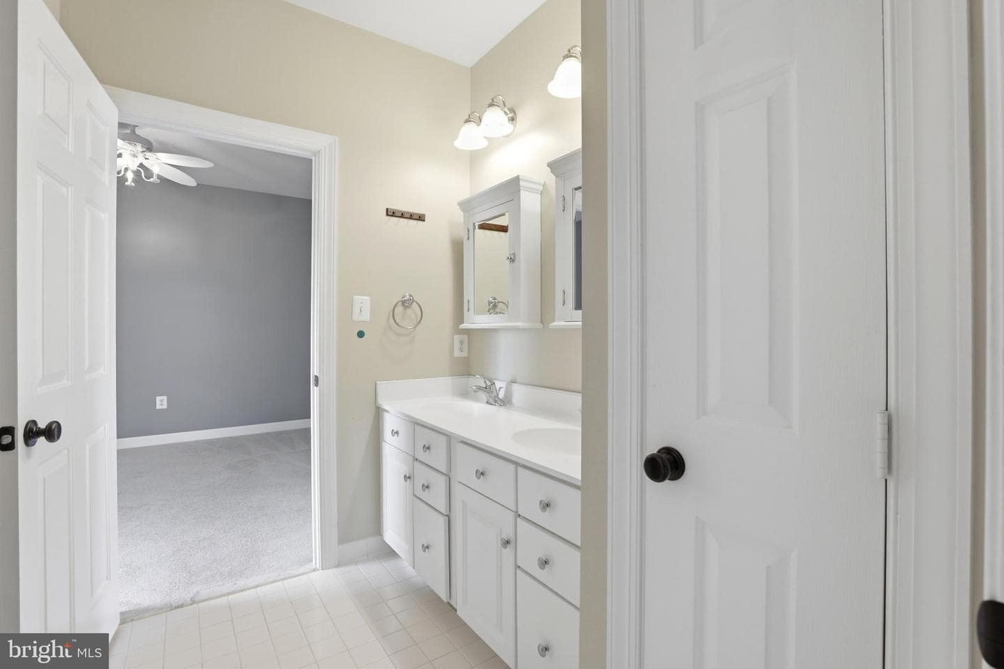 13903 Bromfield Road photo 32