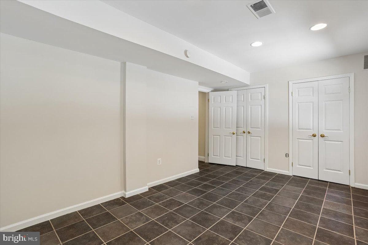 11427 Bedfordshire Avenue photo 26