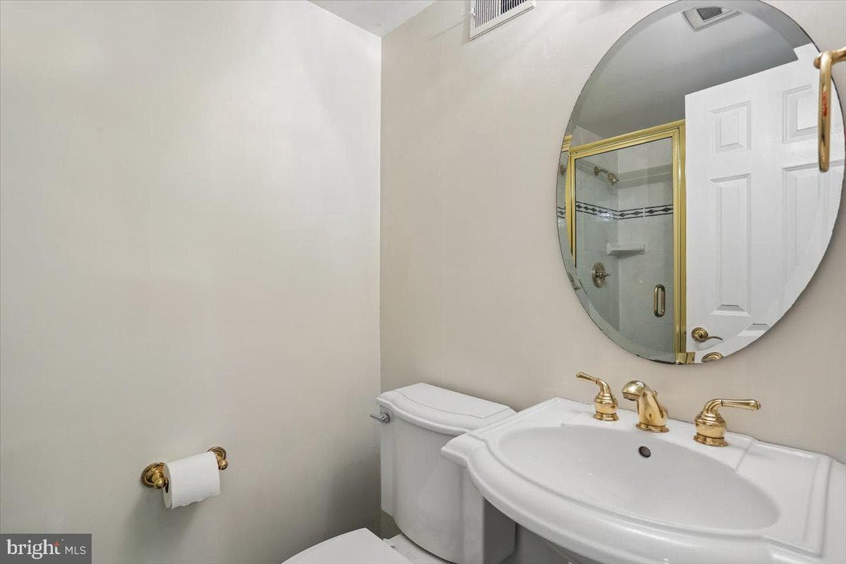 11427 Bedfordshire Avenue photo 28