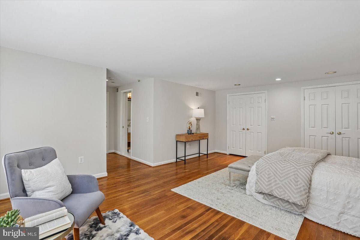 11427 Bedfordshire Avenue photo 32