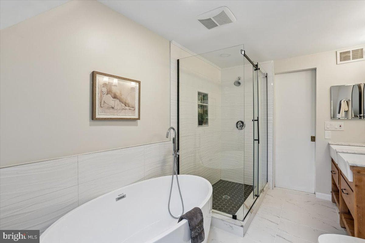 11427 Bedfordshire Avenue photo 37