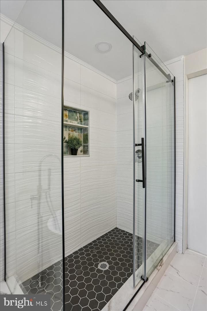 11427 Bedfordshire Avenue photo 38