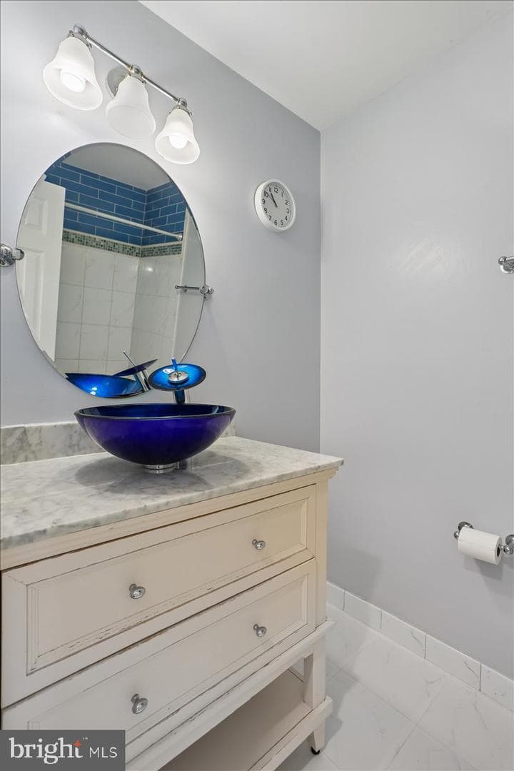 11427 Bedfordshire Avenue photo 58
