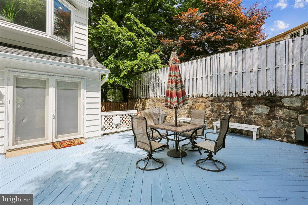 11427 Bedfordshire Avenue photo 73