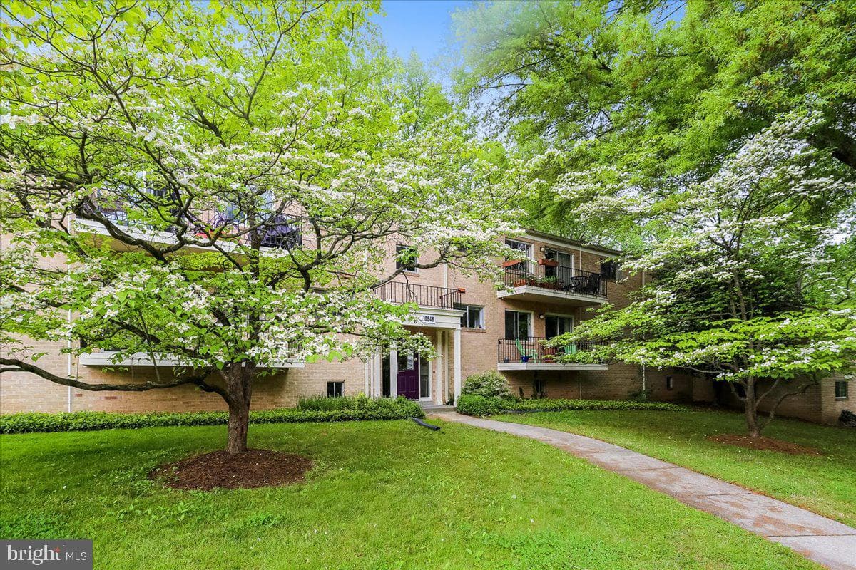 10648 Montrose Avenue #m-103 photo 19